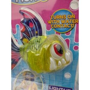 Diving Fish Piranha Light-Up Swimming Pool Toy Lights Battery Operated Swim Dive
